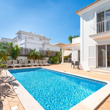 Fantasia - New 4 Bedroom With Private Pool 650 Meters To The Vau Beach Villa Portimao