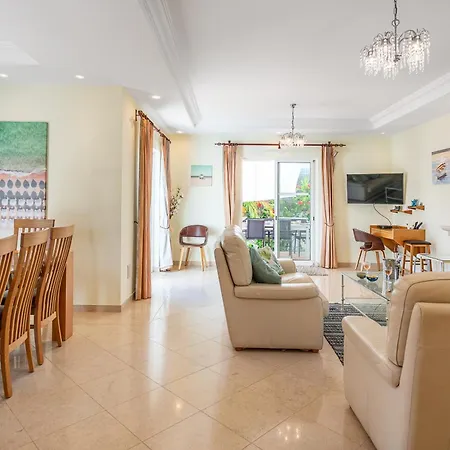 Fantasia - New 4 Bedroom With Private Pool 650 Meters To The Vau Beach Villa