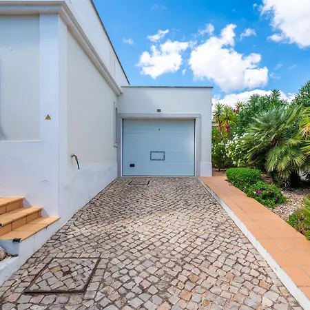 Fantasia - New 4 Bedroom With Private Pool 650 Meters To The Vau Beach Villa *