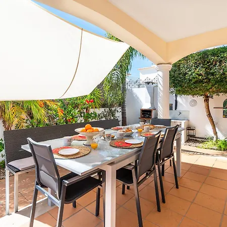 Fantasia - New 4 Bedroom With Private Pool 650 Meters To The Vau Beach *