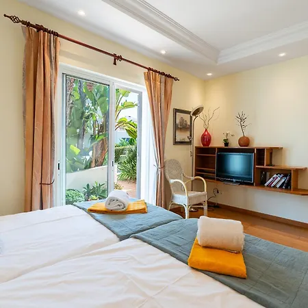 Fantasia - New 4 Bedroom With Private Pool 650 Meters To The Vau 酒店