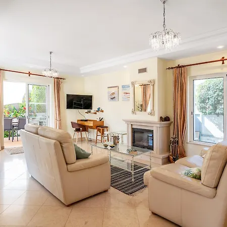 Fantasia - New 4 Bedroom With Private Pool 650 Meters To The Vau 4* 波尔蒂芒